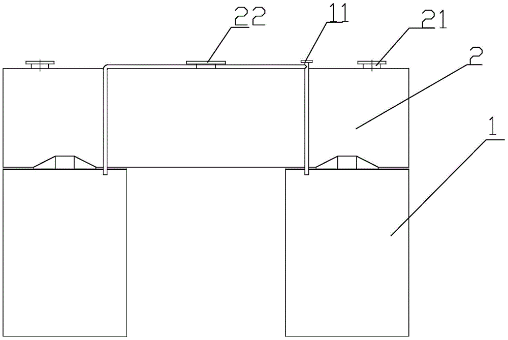 Deepwater suction-type gravity foundation and deepwater mounting device and deepwater mounting method thereof