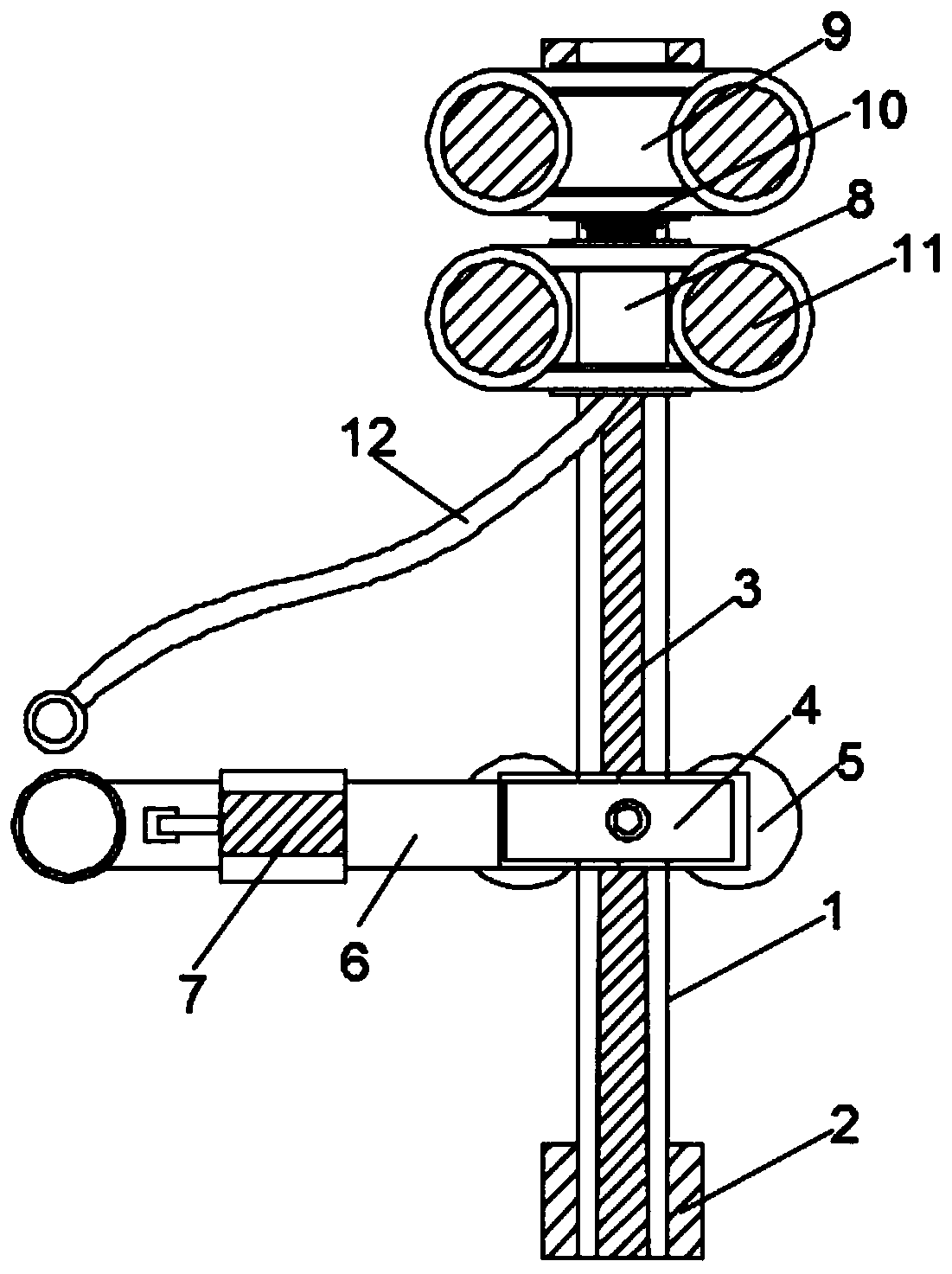 Energy-saving traction device applied to river ship traction