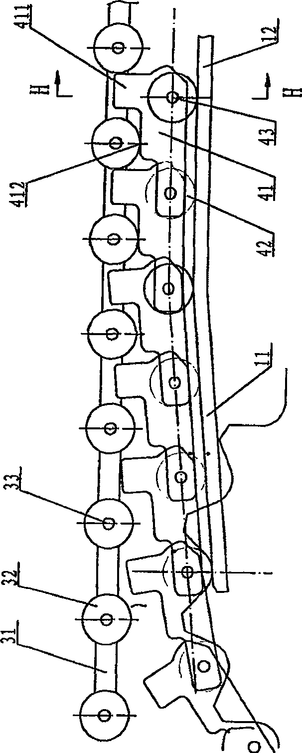 Escalator middle part chain type classification drive device