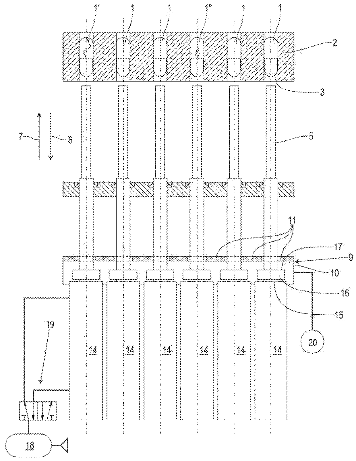 Device and method for ejecting at least one capsule from a capsule holder