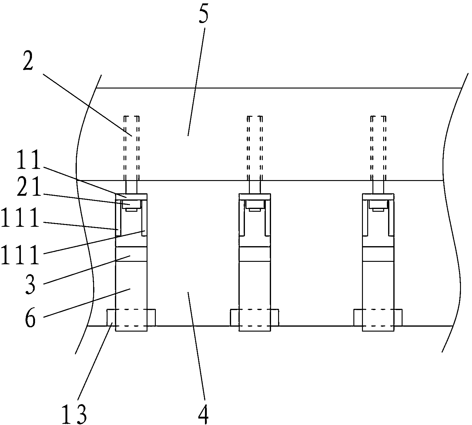 Novel reinforcing device for reinforced concrete bridge and bridge deck, and construction method thereof