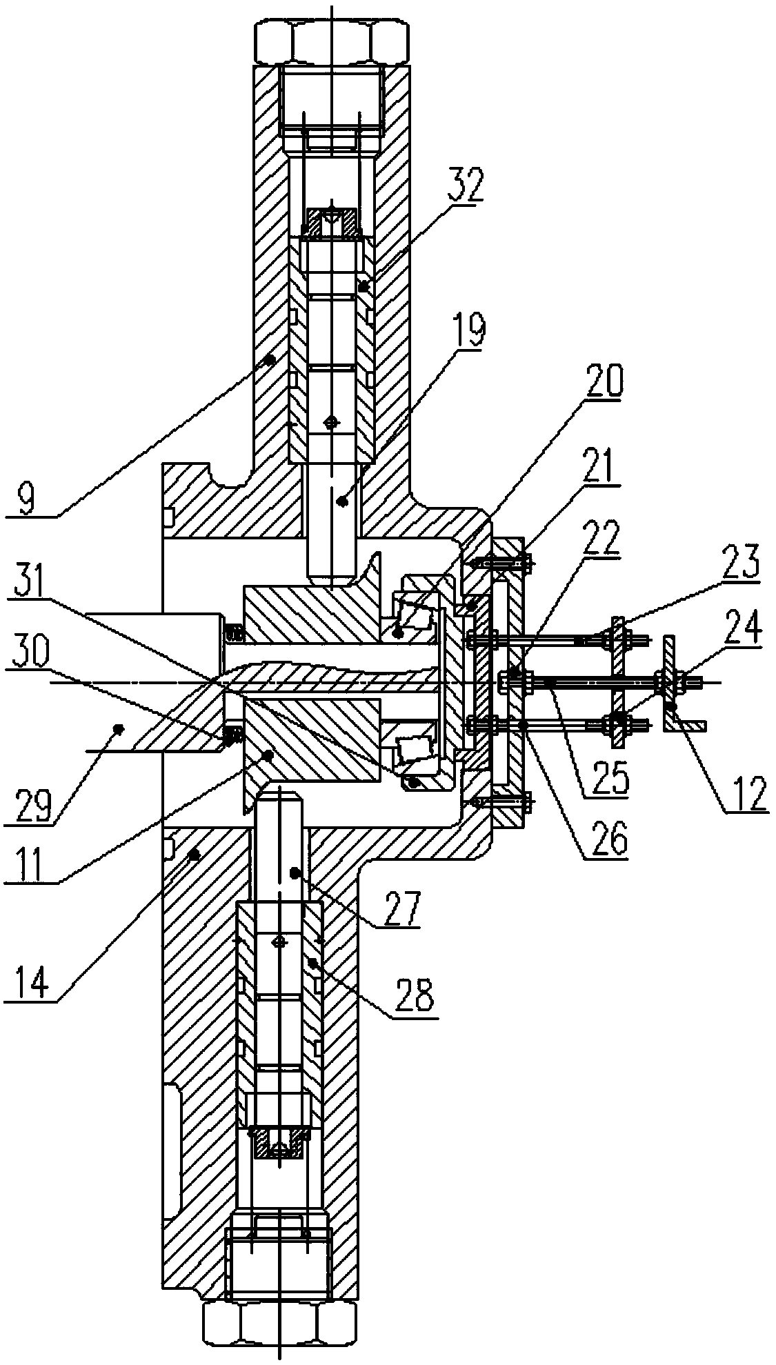 Diaphragm compressor and flow regulating method thereof