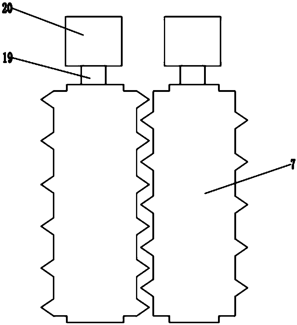 Multi-stage smashing device for recycling glass of building curtain wall