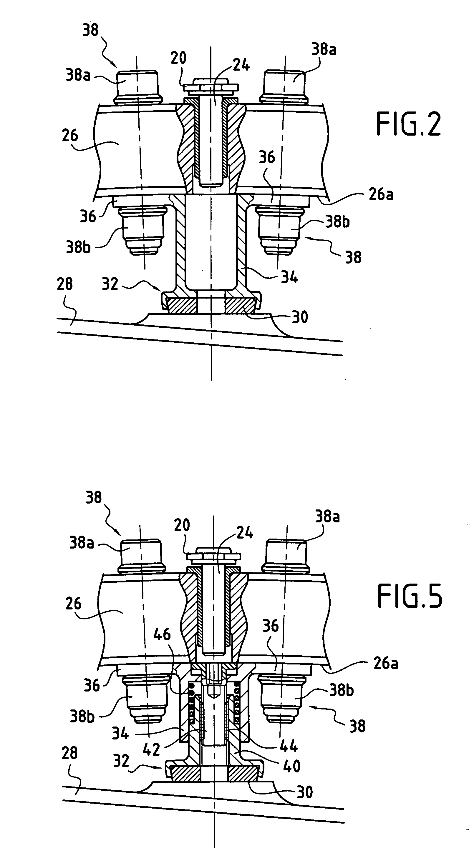 Device for adjusting the centering of a ring for synchronizing the control of pivoting vanes in a turbomachine