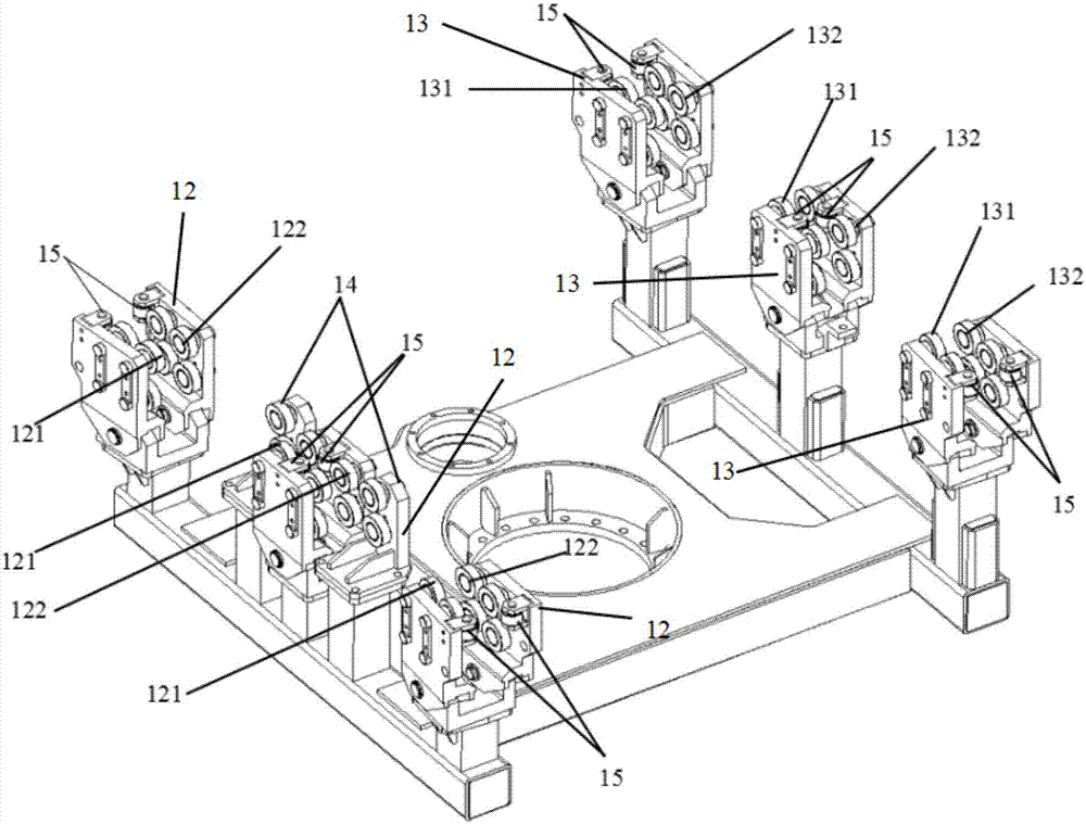 Precision installation on-track mechanical arm device