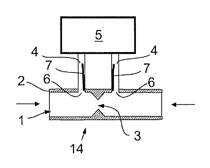 Arrangement for improving accuracy of pressure measurement and flow sensor