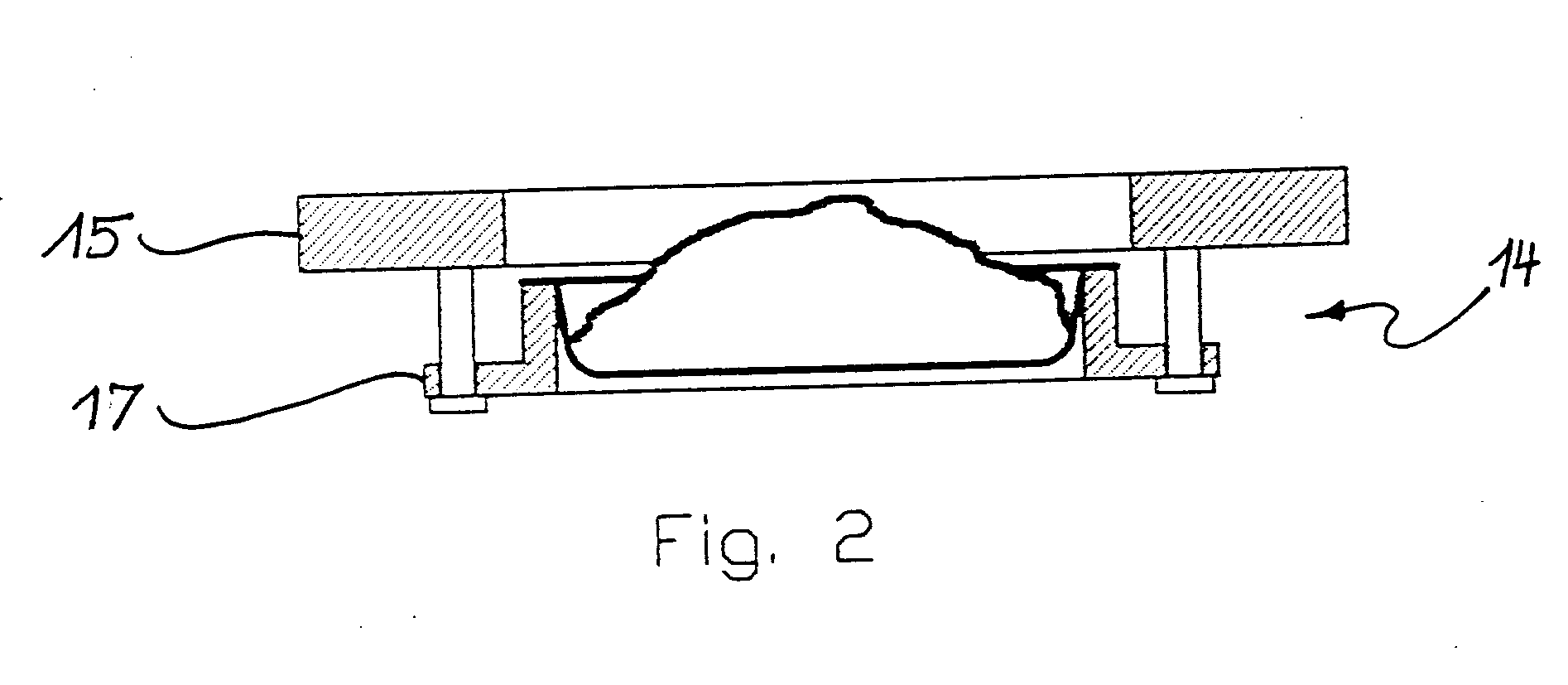 Method and packaging machine for packaging a product arranged in a tray