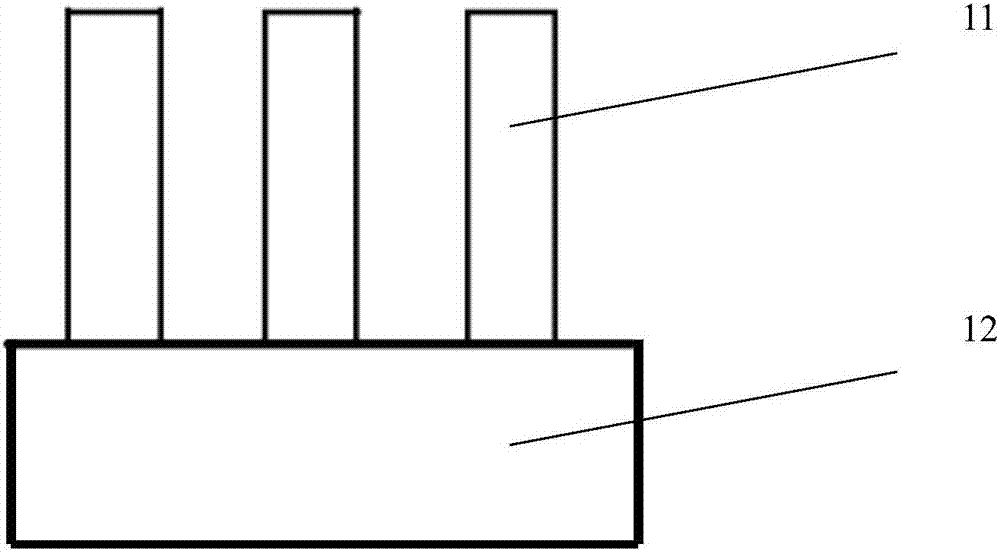 GaN nanometer column grown on Si(111) substrate and preparation method and application thereof