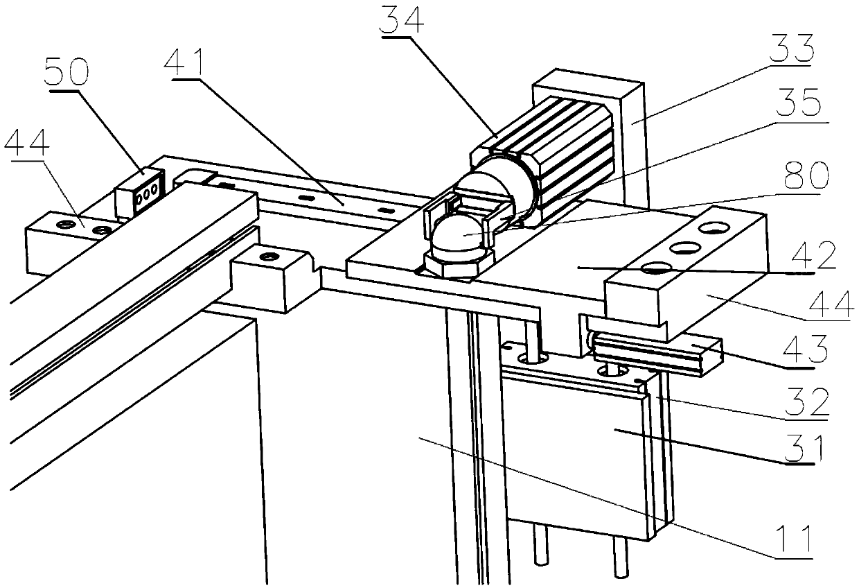 Cover-type nut automatic feeding equipment and feeding method