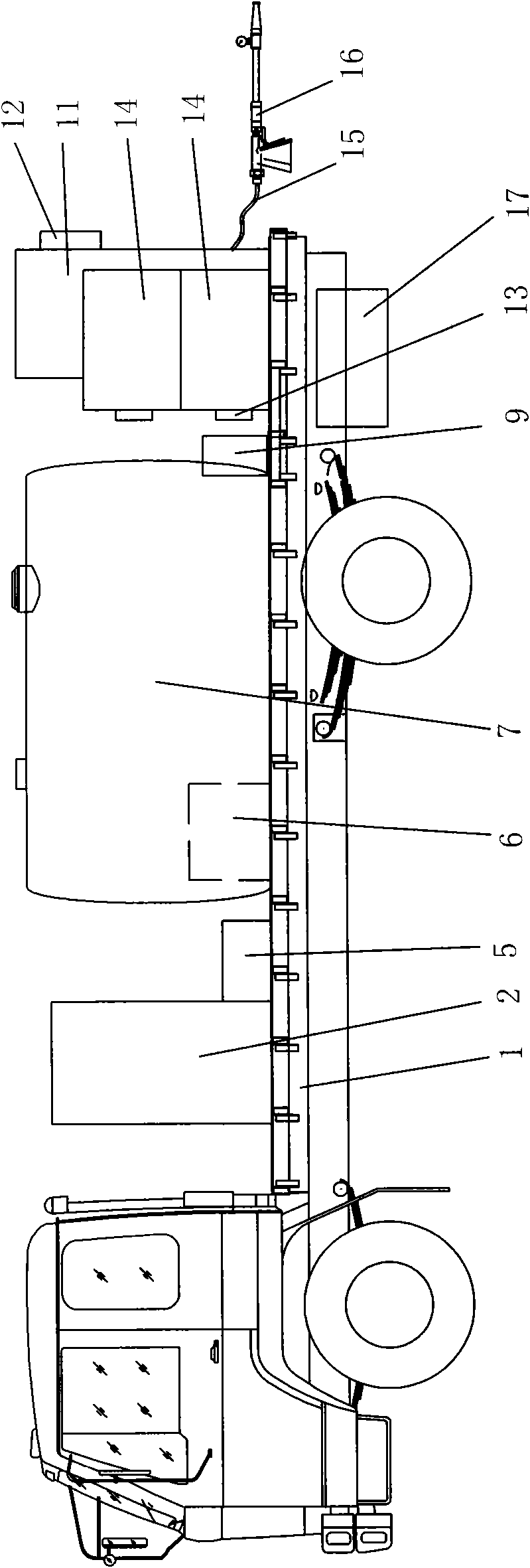 Mobile type live washing device for transmission line