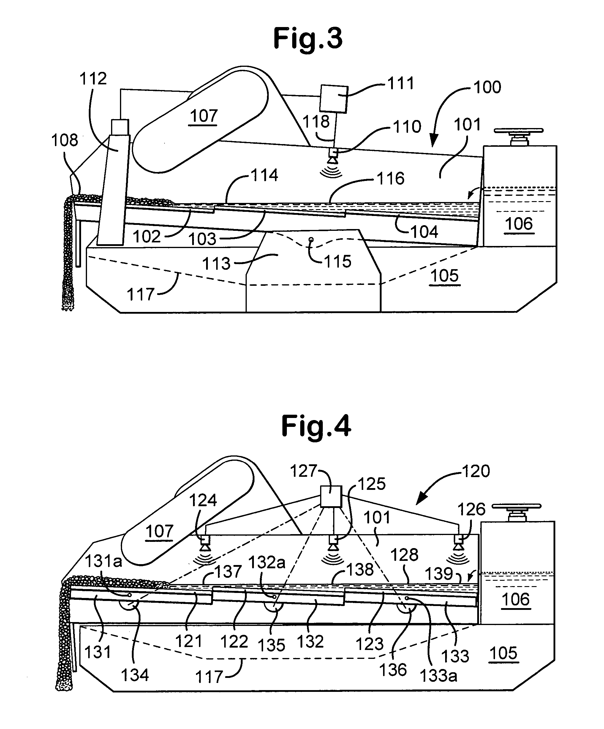 Vibratory separator with automatically adjustable beach