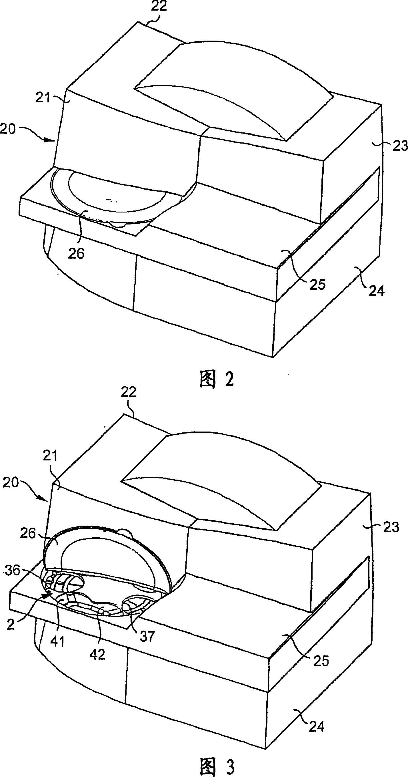 Method and a device for measuring the power of an ophthalmic lens by combined feeling and contactless overall measurement