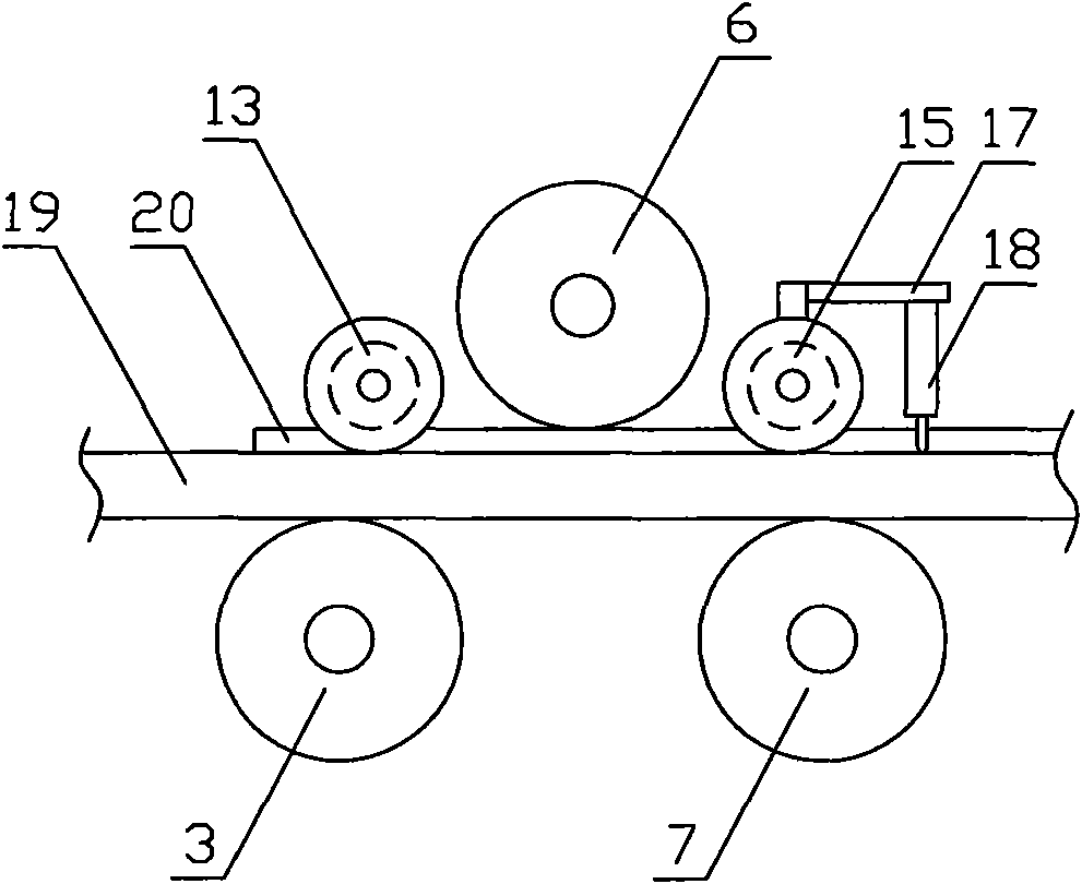 Welding device for gantry-shaped steel of forklift