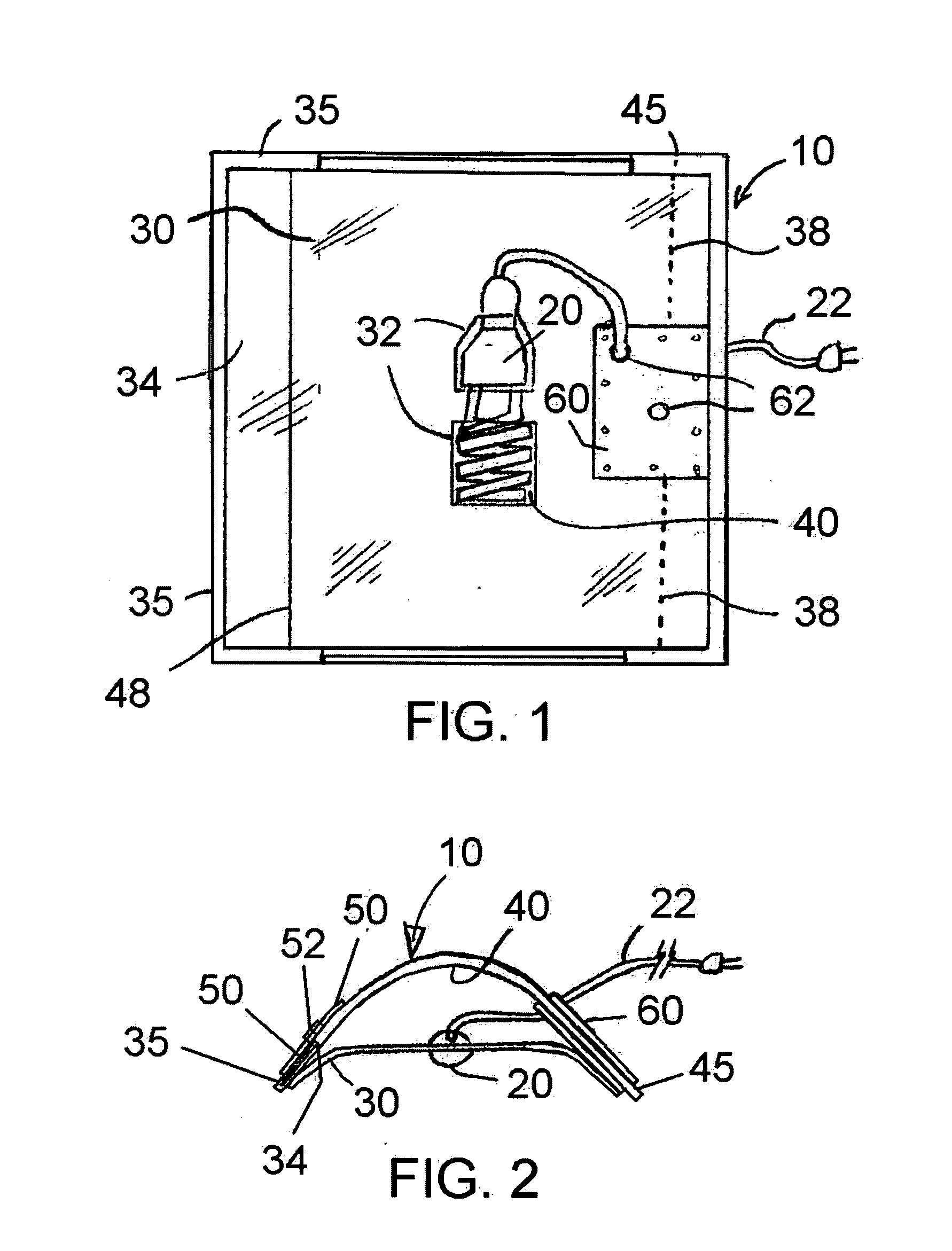 Light with flexible reflector and clear support