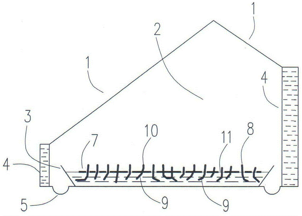 Solar energy distilled water preparing device