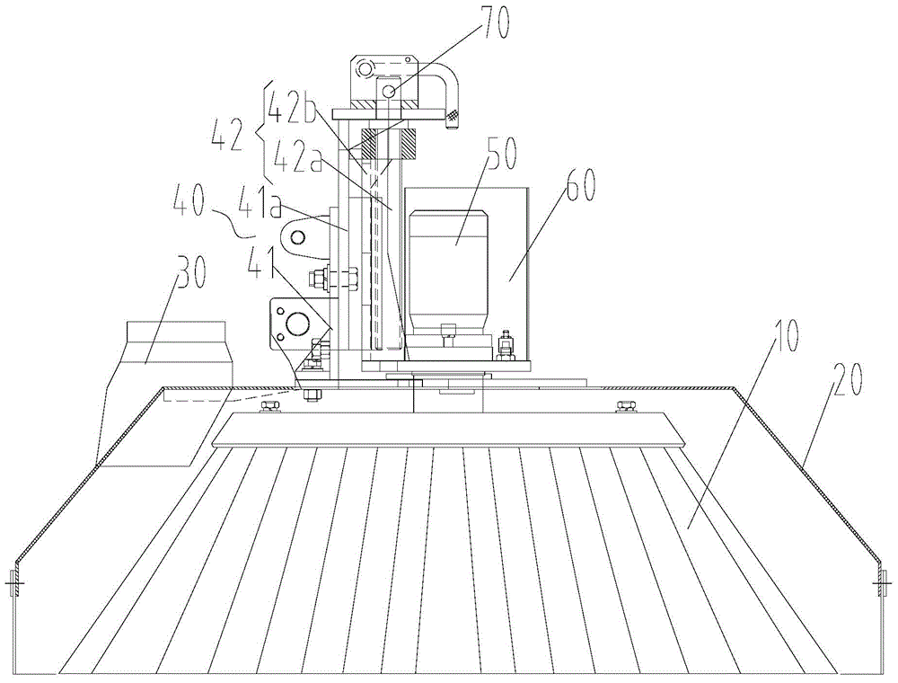 Sweeping device and road sweeper