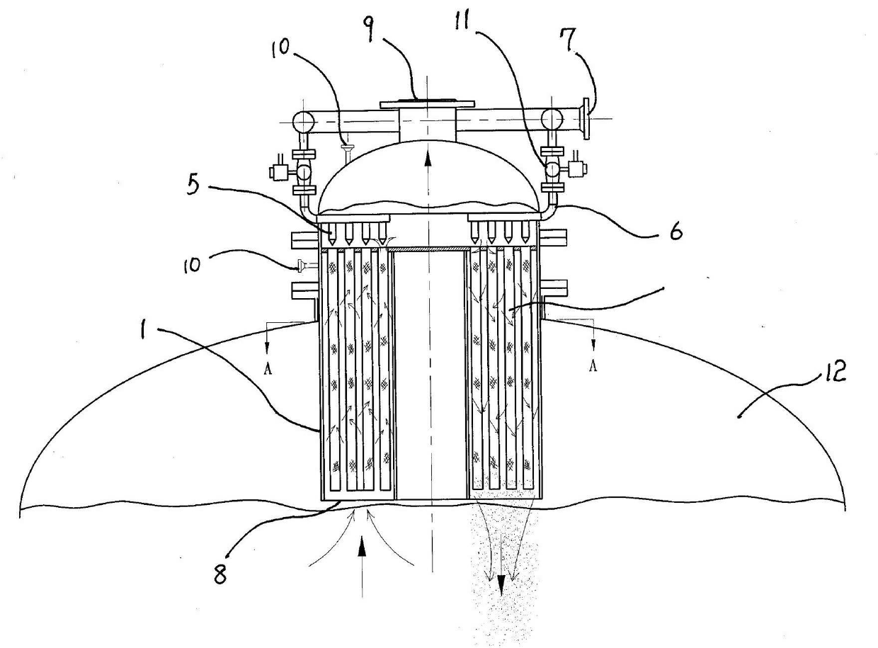 Embedded type automatic blowback filter at top of catalyst tank