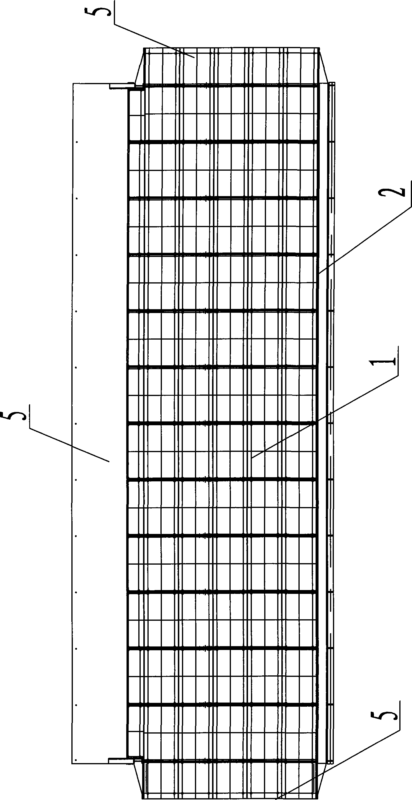 Water accumulating quenched-coke receiving slot