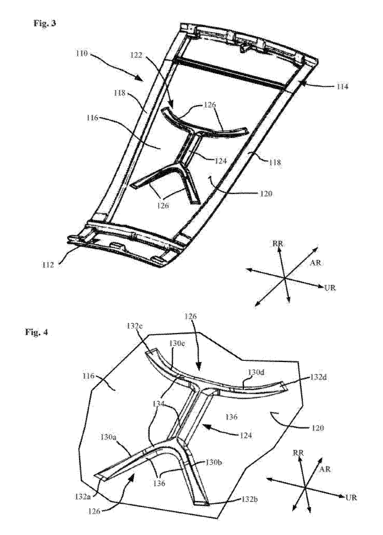 Liner element for a turbine intermediate case