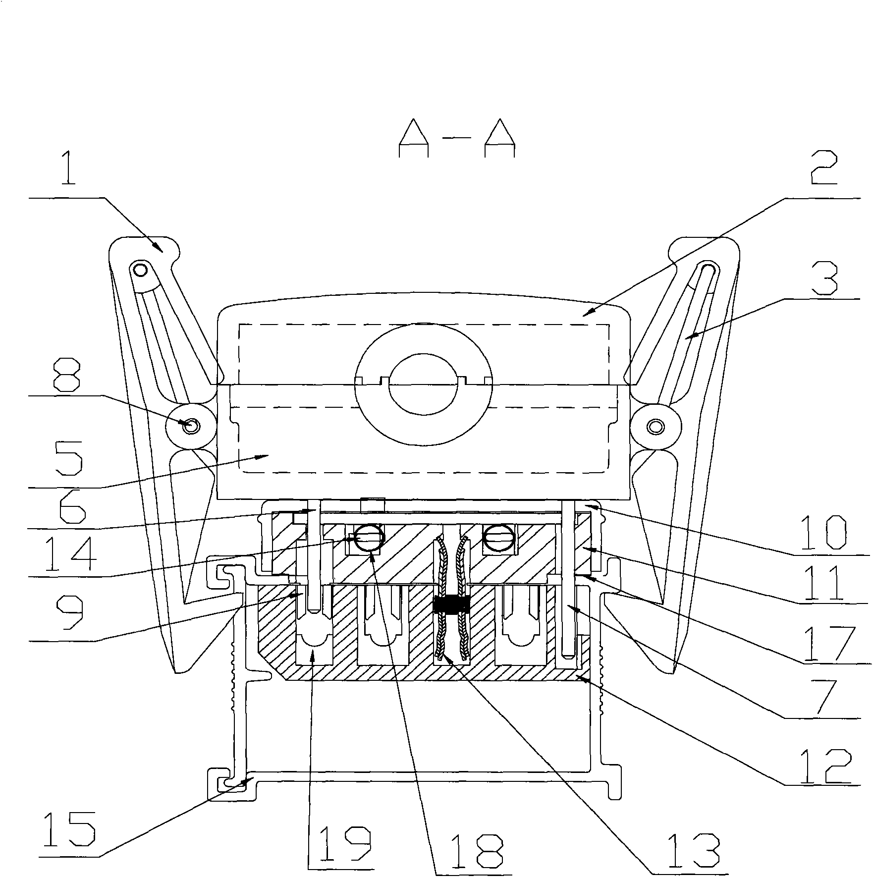 Plug and socket combining device of illuminating bus slot