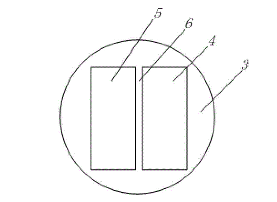 Discharge plasma electron density measuring device and method based on two-quadrant detector