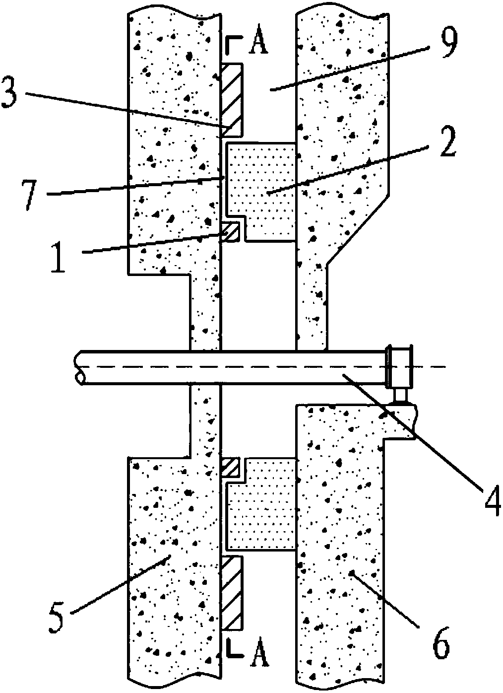 Multi-maze type fuel transfer channel shielding structure