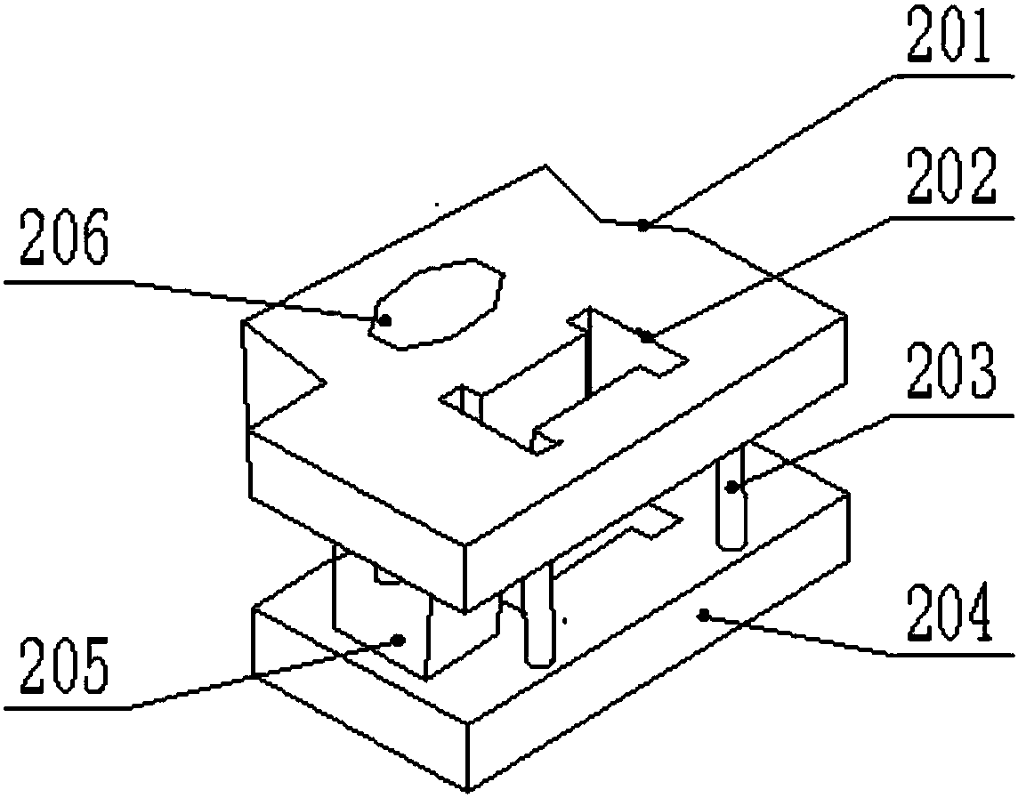 Automatic spraying device for trees