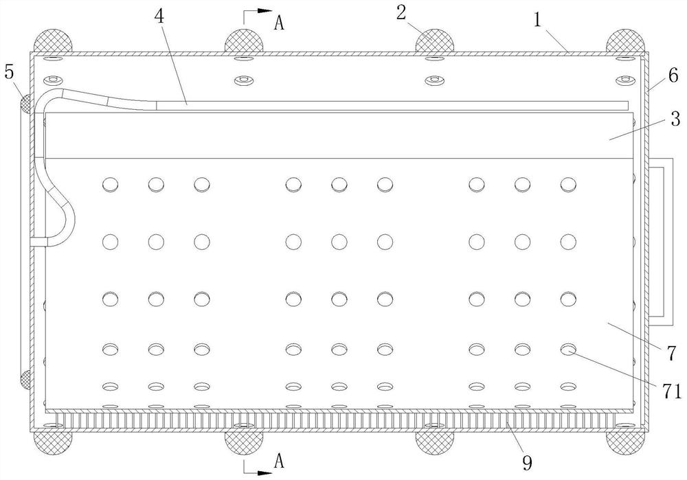 A live fish transport barrel with an automatic oxygen supply function