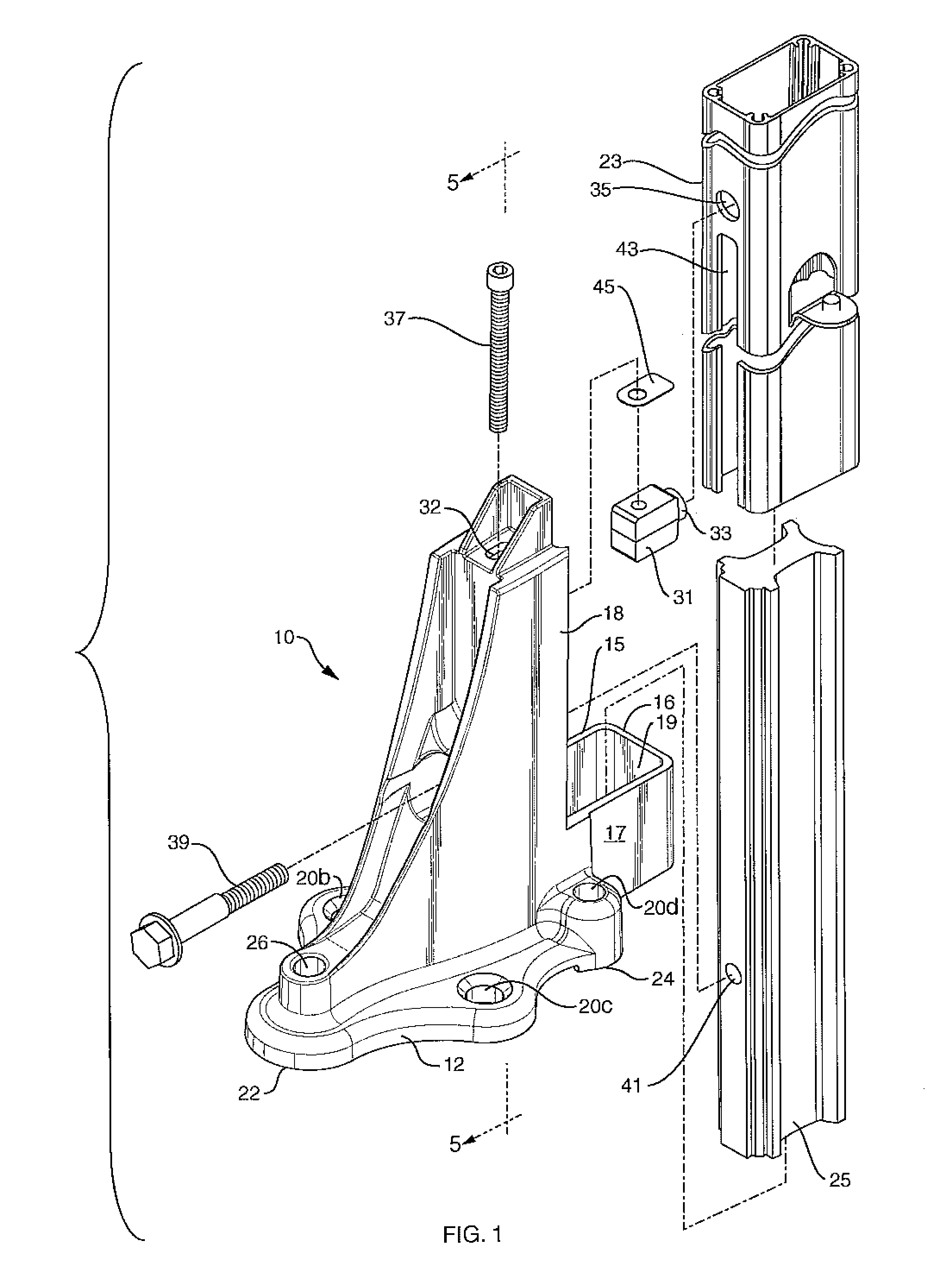 Adjustable railing post bracket