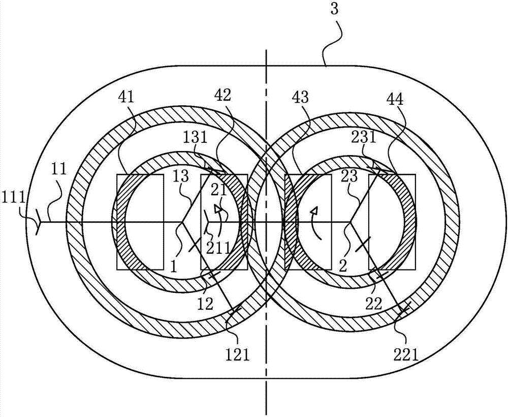 Blade dynamic compensation structure of vertical biaxial stirrer and operating method