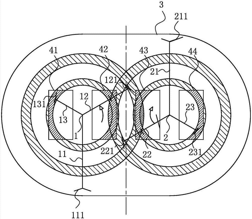 Blade dynamic compensation structure of vertical biaxial stirrer and operating method