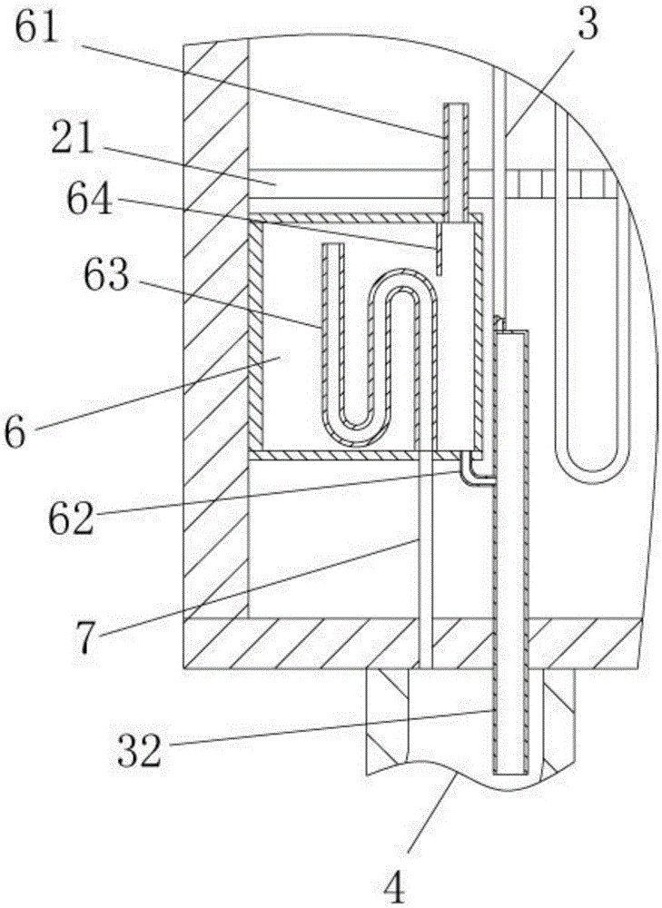 Device for desalinating sea water through wind energy of typhoon