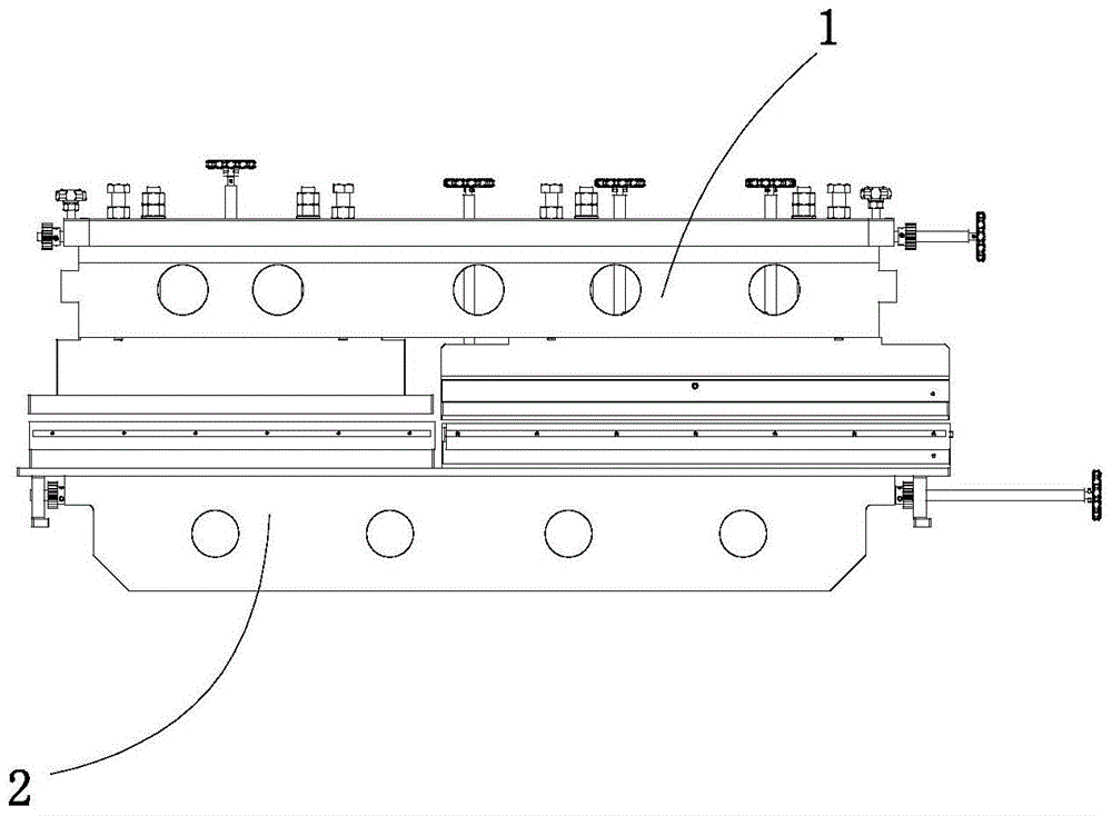 Heat sealing device of bag making machine