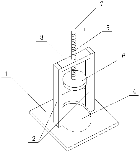 Iron bucket repairing and reshaping device with environmental protection property