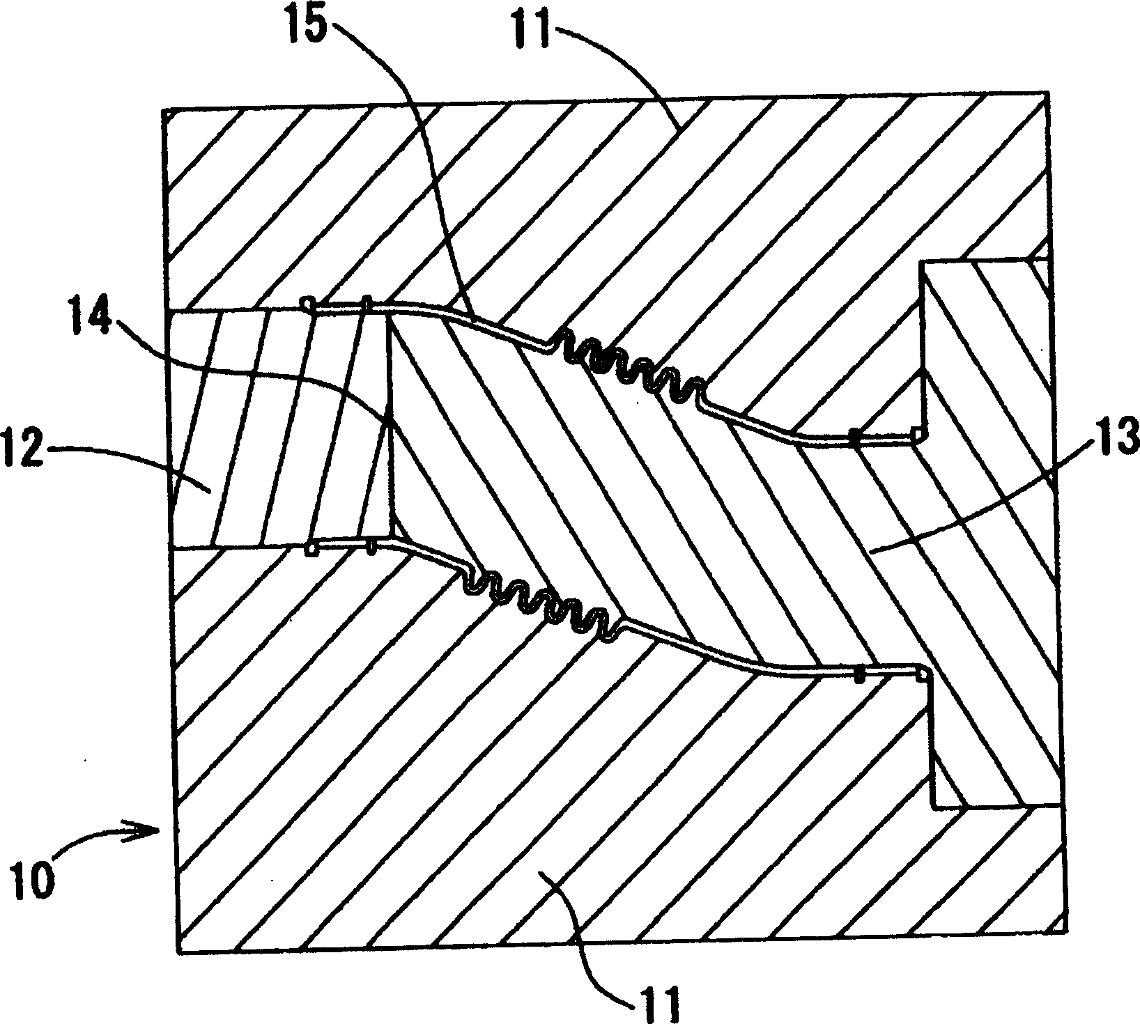 Method for forming duct made of elastomer