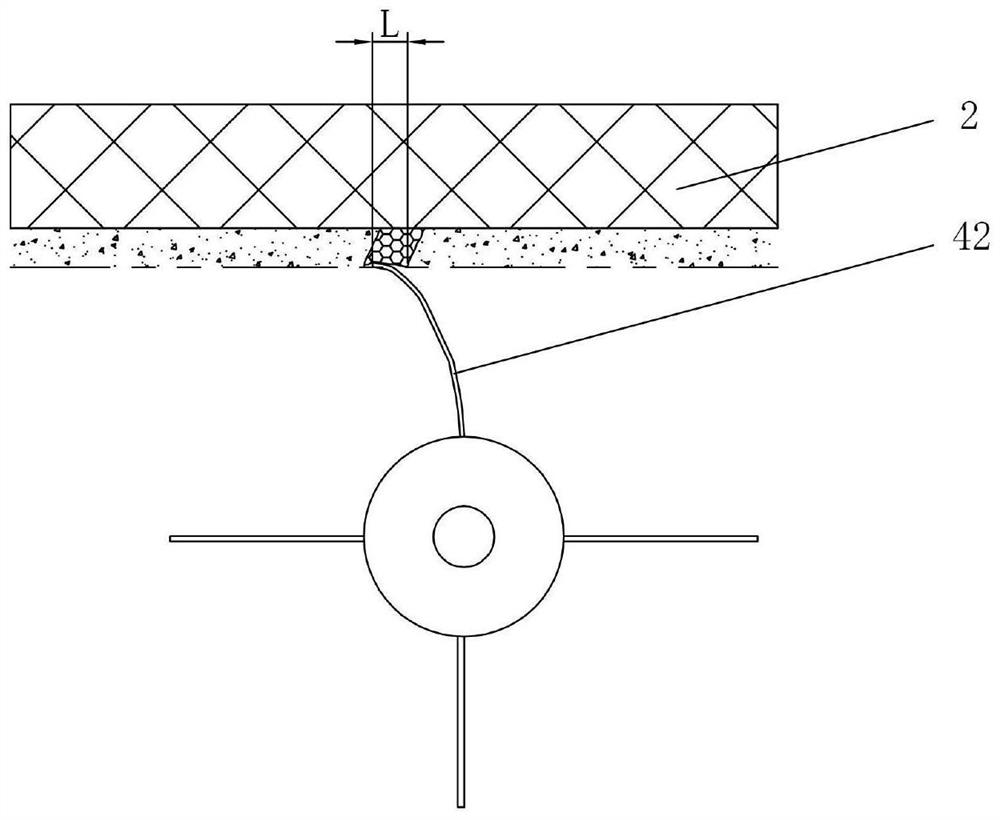 A multi-mechanism combined belt sticky removal device