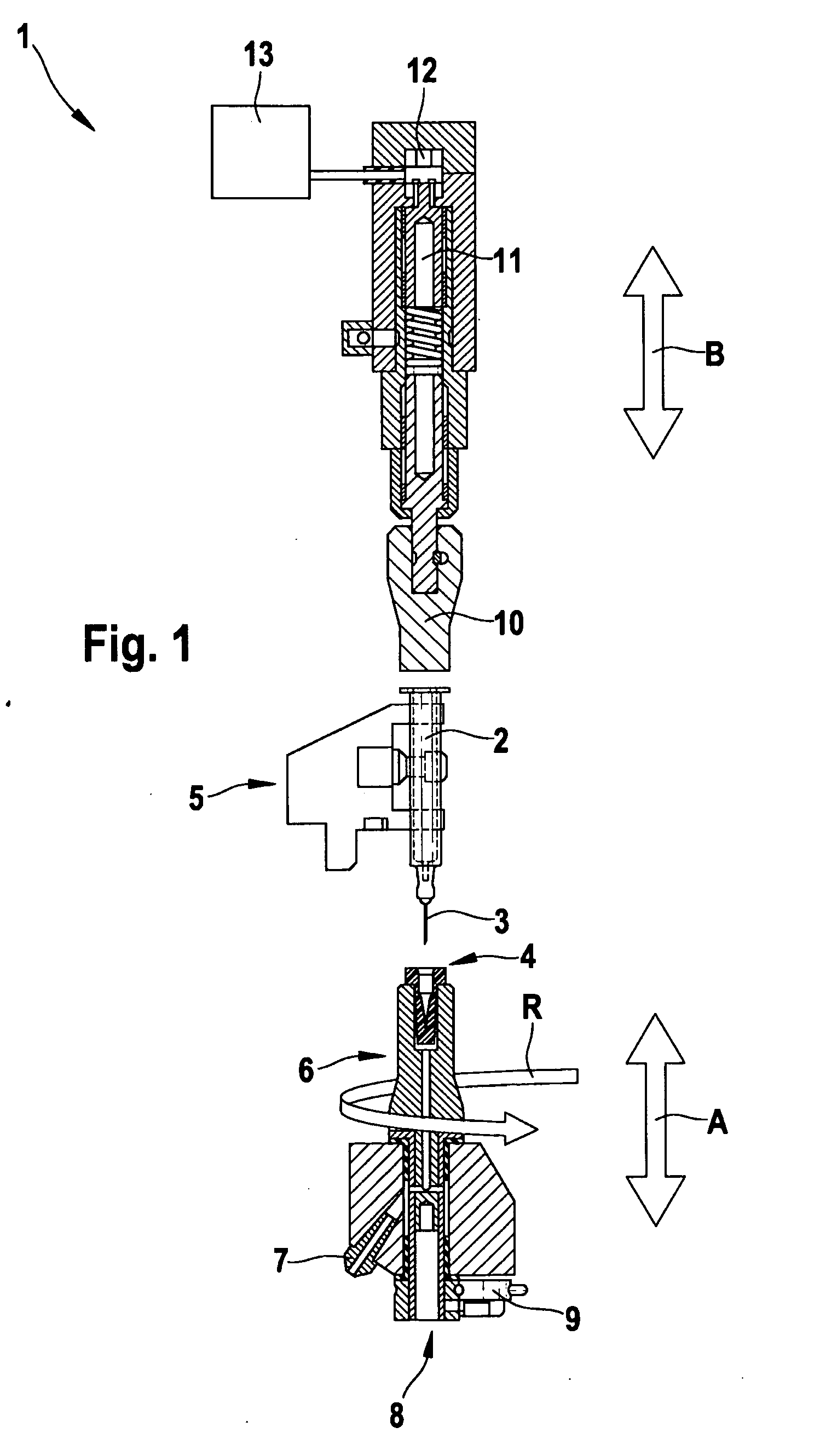 Device and method for mounting a needle guard on a syringe body
