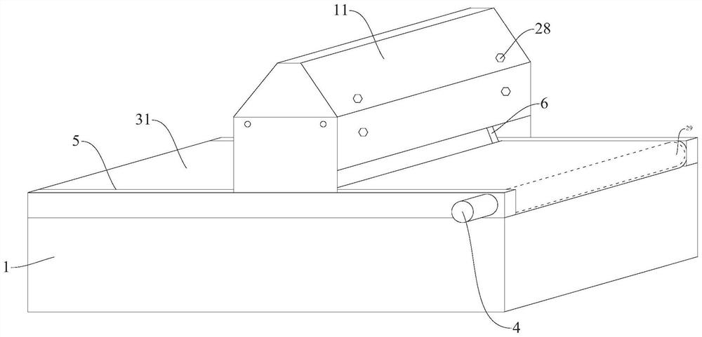 UV curing device with large irradiation range