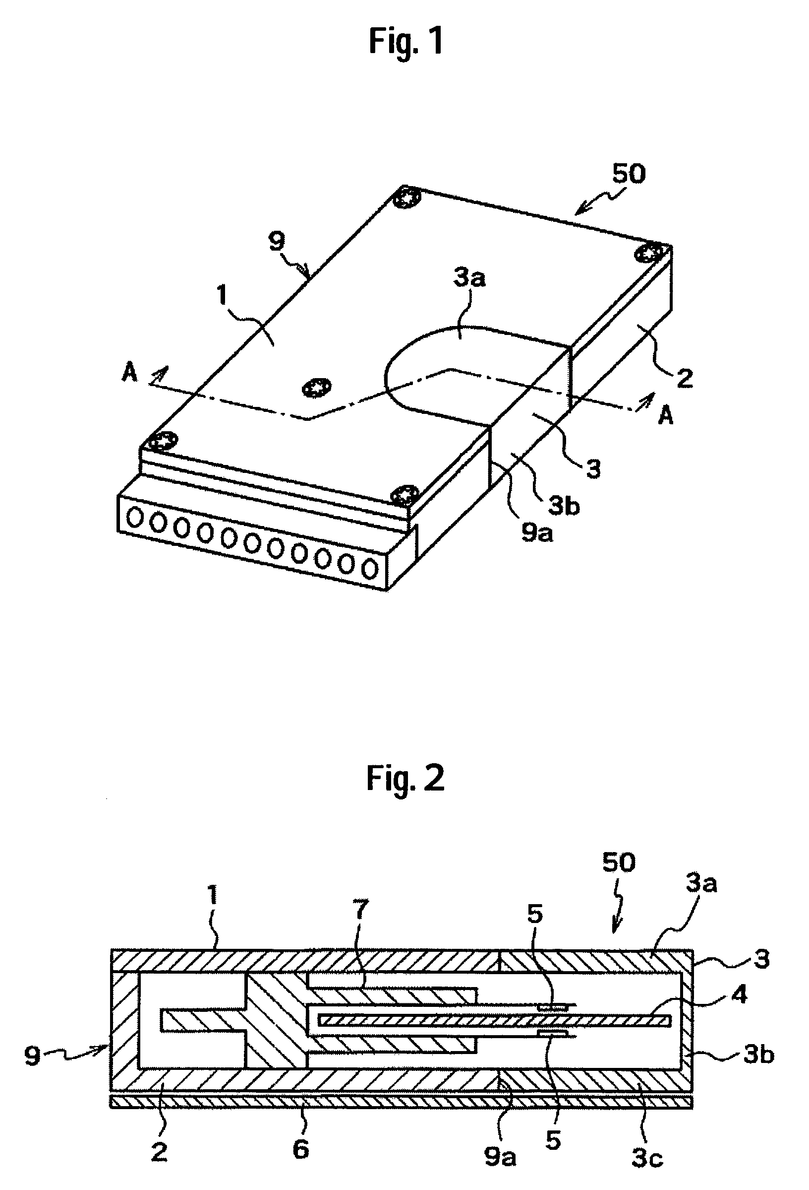 Shielding function for magnetic head in magnetic disk device