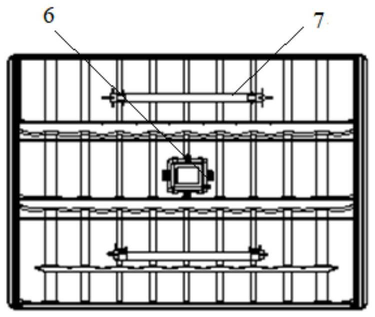 Shelves and retail cabinets including the same