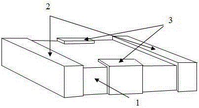 Surface-mounted overvoltage and overcurrent protection device and manufacturing method thereof