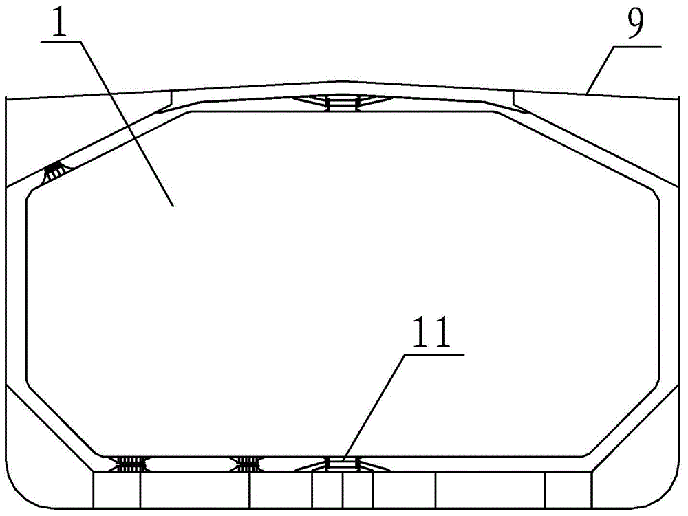 Insulated mounting method for bottom-surface middle rolling prevention supports of A-type independent liquid cargo tank