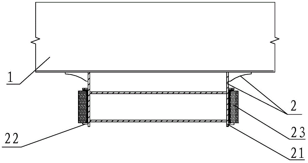 Insulated mounting method for bottom-surface middle rolling prevention supports of A-type independent liquid cargo tank