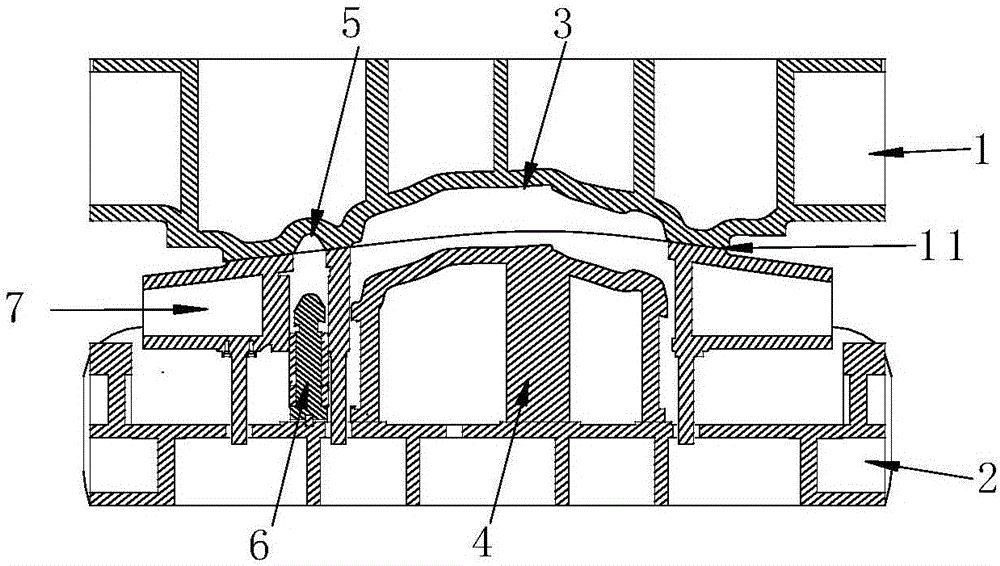 Automobile side wall outer plate drawing die provided with auxiliary drawing male die