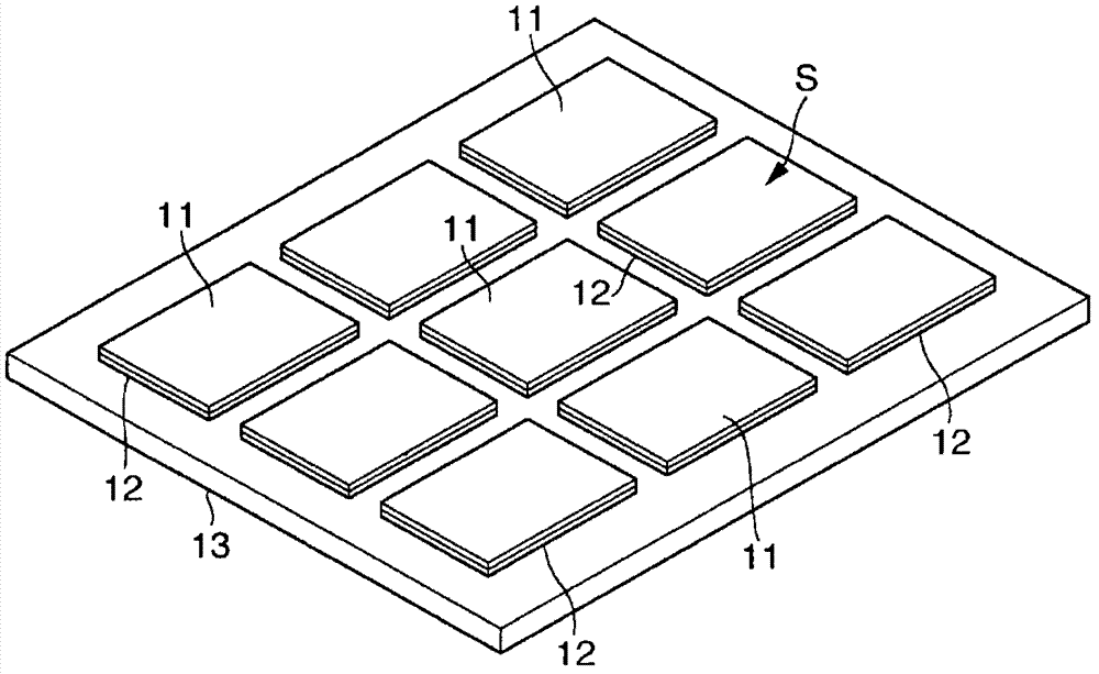 Detachment device and detachment method