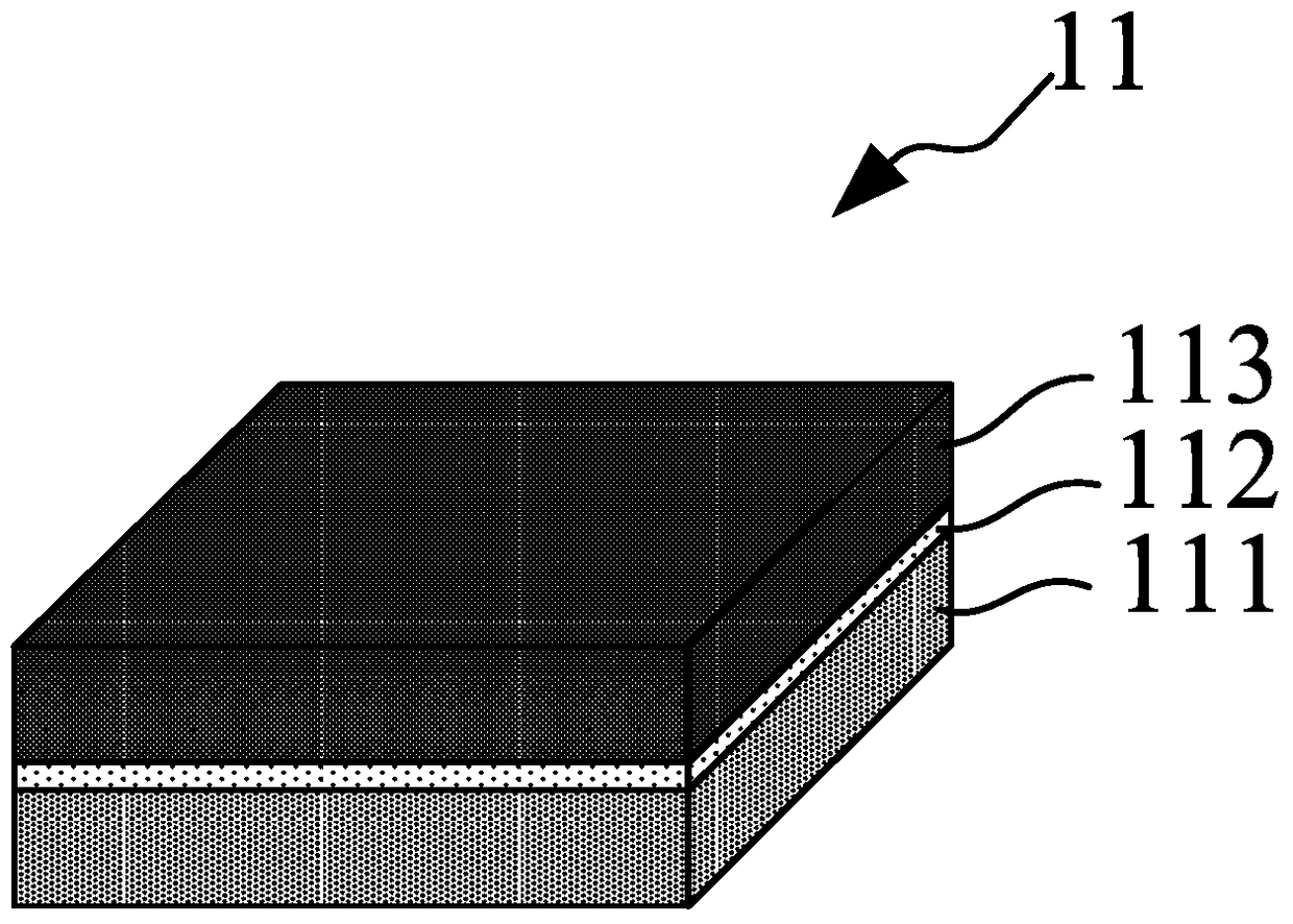 Superconducting circuit structure with step region covered with superconducting cladding layer and preparation method thereof