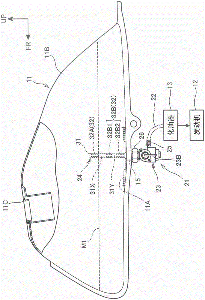 Saddled vehicle and fuel strainer