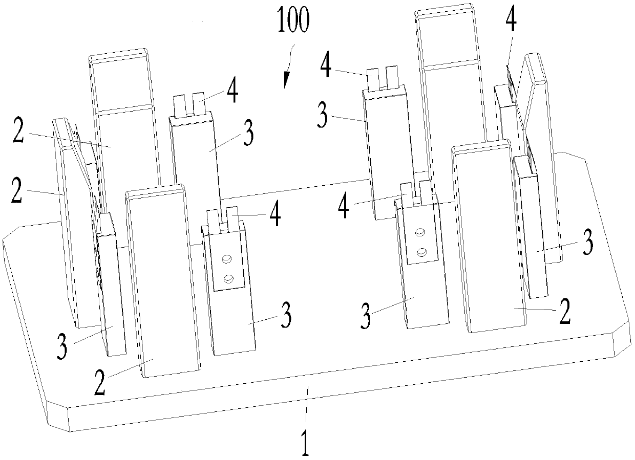 A disassembly device with buckle structure