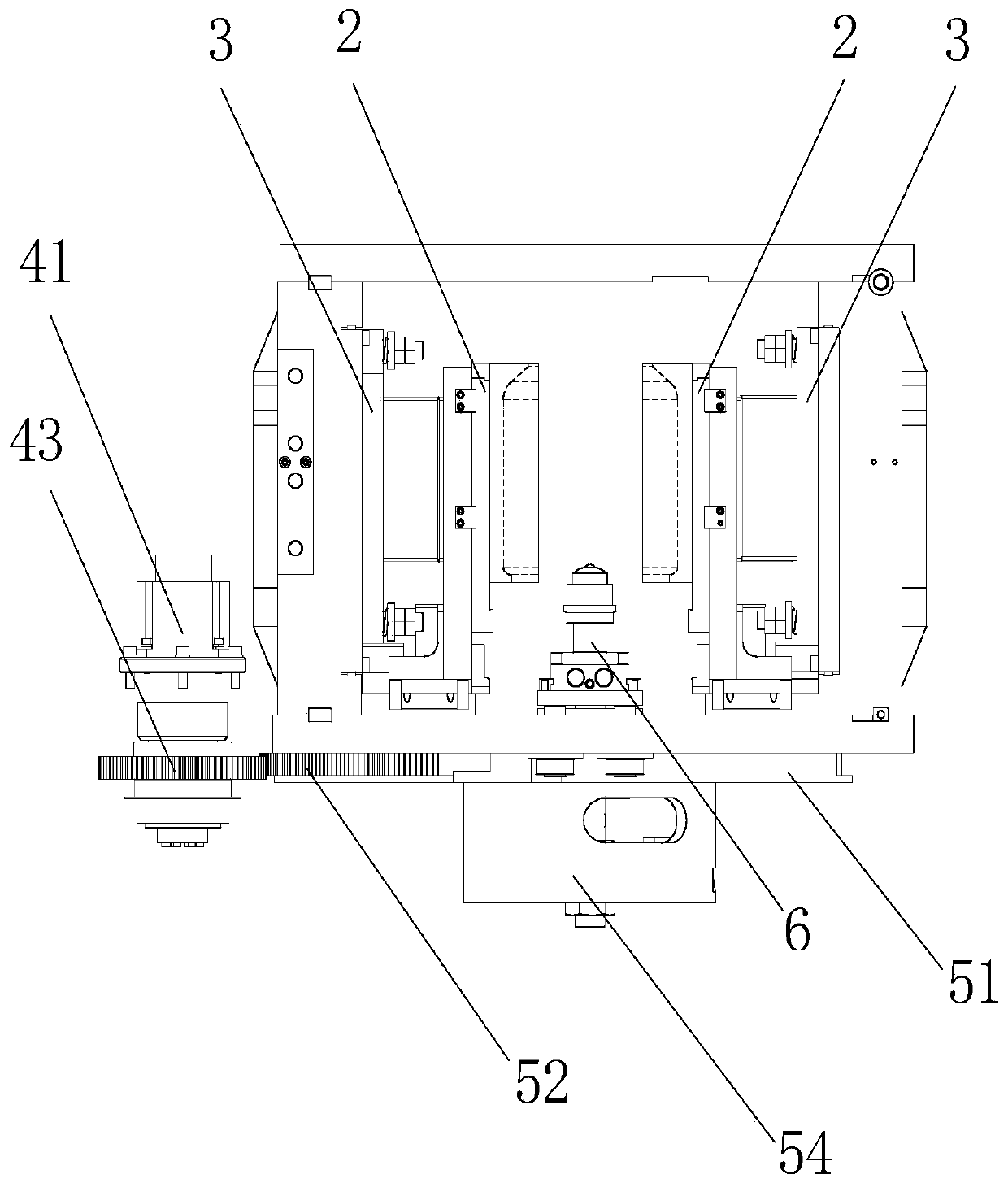 A mold opening and closing device for a bottle blowing machine