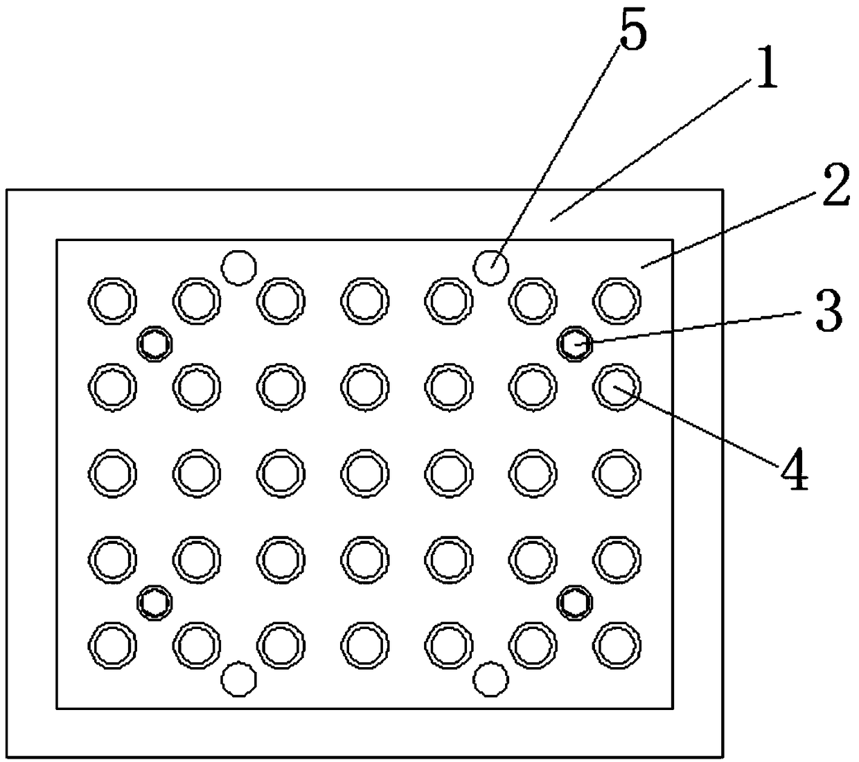 Self-adaptive base for fixing engine